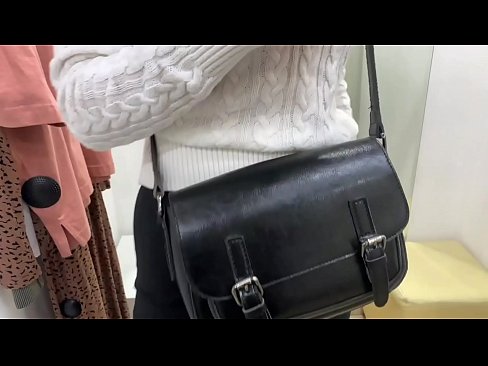 ❤️ Masturbasyona giştî ya keçika ciwan FeralBerry bi dilopek li jûreya fitarê ️❌ Pornoya anal li ku.mrvideospornogratis.ru ❌️❤