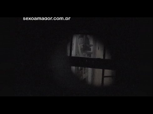 ❤️ Blondie bi dizî ji hêla dengbêjek taxê ve ku li pişt kerpîçên vala veşartiye, vîdyoyek tê kişandin ️❌ Pornoya anal li ku.mrvideospornogratis.ru ❌️❤